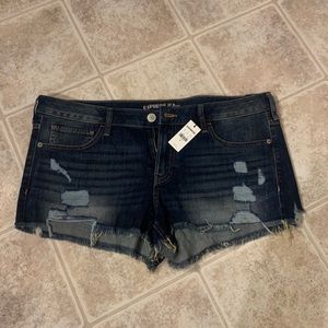 Express low rise denim shortie ✨✨